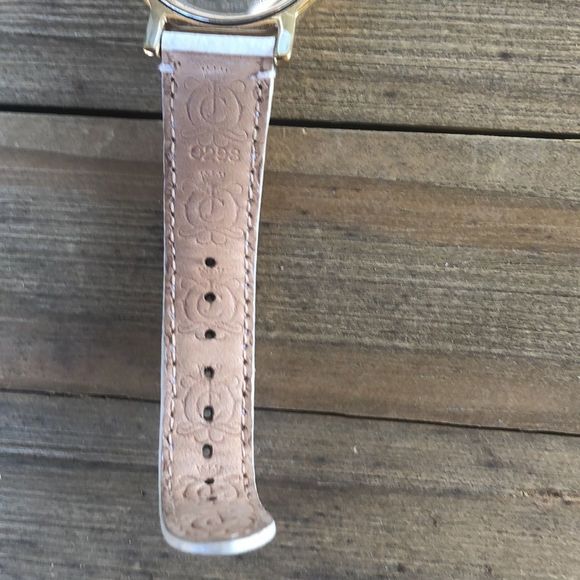 Juicy Couture Limited Edition Y2K Scottie Dog Crest White Leather Watch! GUC - Picture 9 of 12